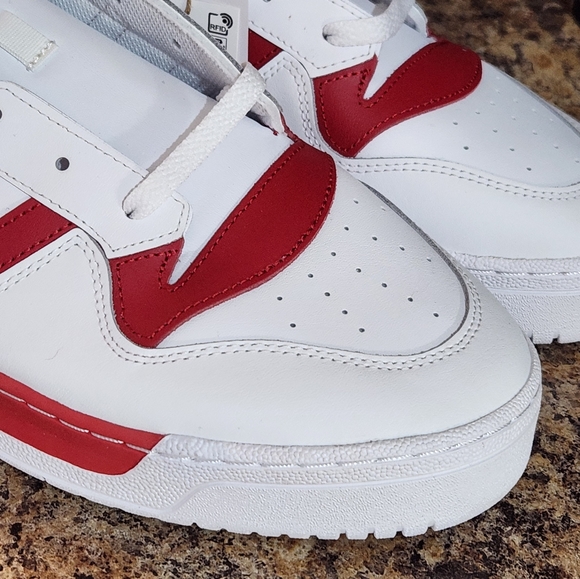 Adidas rivalry low top sneakers. - Picture 4 of 13